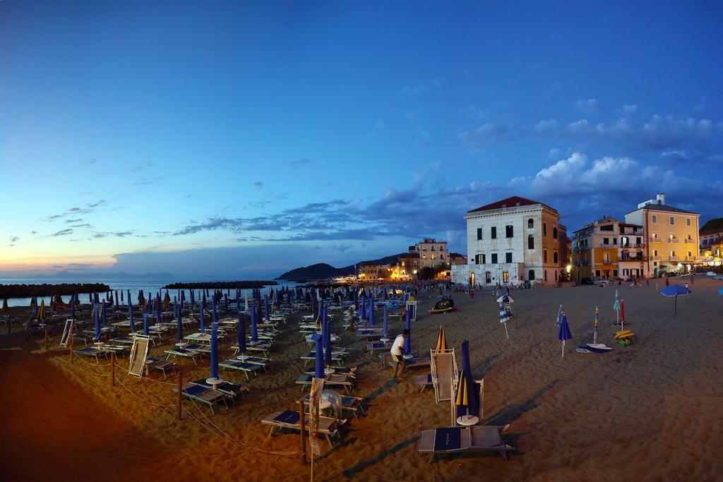 Апартаменти Palazzo Iaquinto Санта-Марія-ді-Кастеллабате Екстер'єр фото