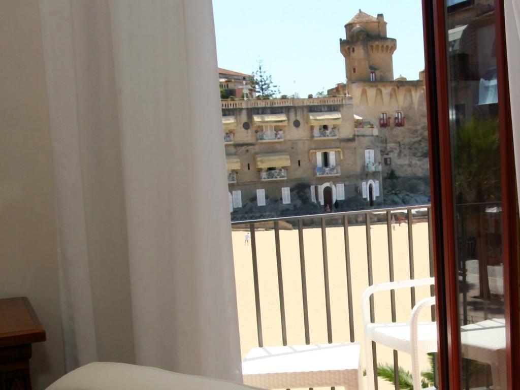 Апартаменти Palazzo Iaquinto Санта-Марія-ді-Кастеллабате Екстер'єр фото