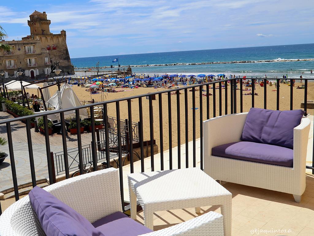 Апартаменти Palazzo Iaquinto Санта-Марія-ді-Кастеллабате Екстер'єр фото
